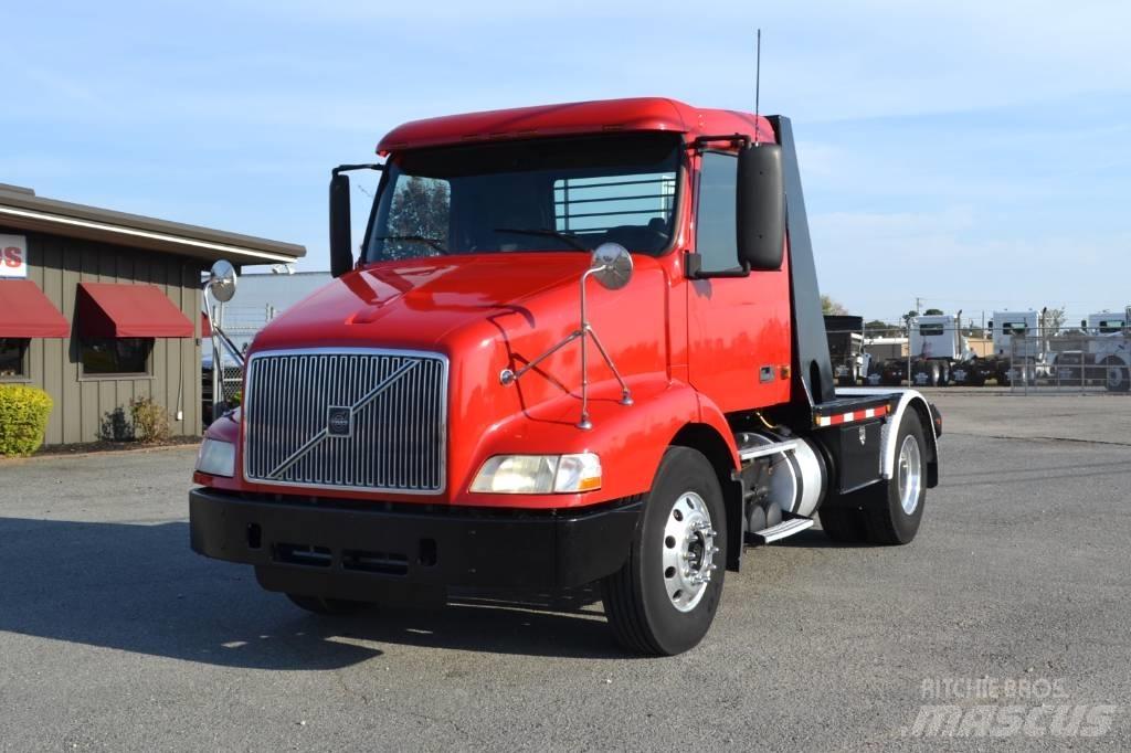 Volvo VNM 42 T200 Tractores (camiões)