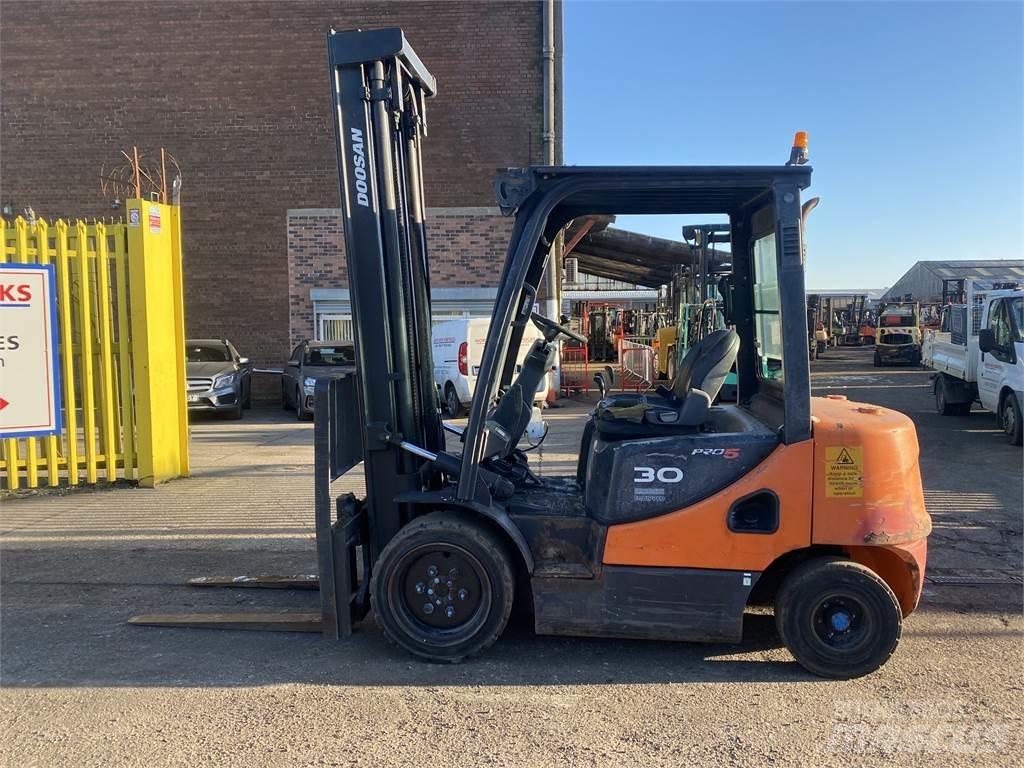Doosan D30S-5 Empilhadores Diesel