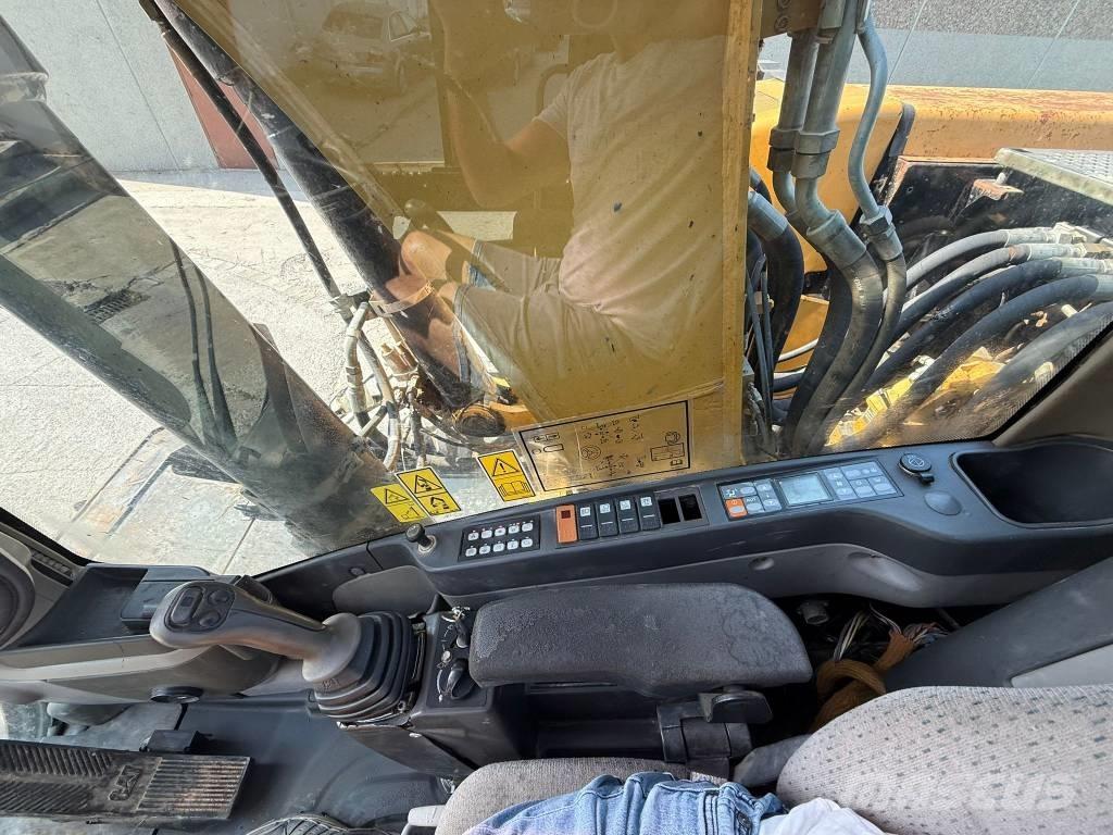 CAT M 322 D Escavadoras de rodas
