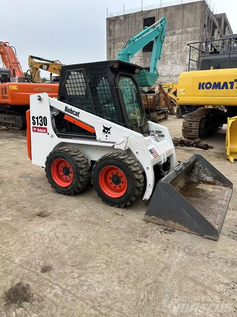 Bobcat S 130 Carregadoras de direcção deslizante
