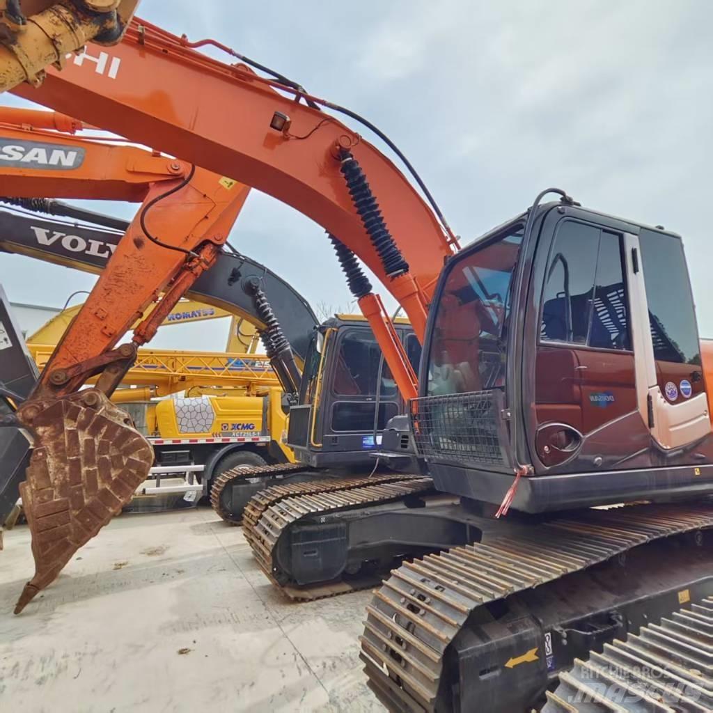 Hitachi ZX 210 Escavadoras de rastos