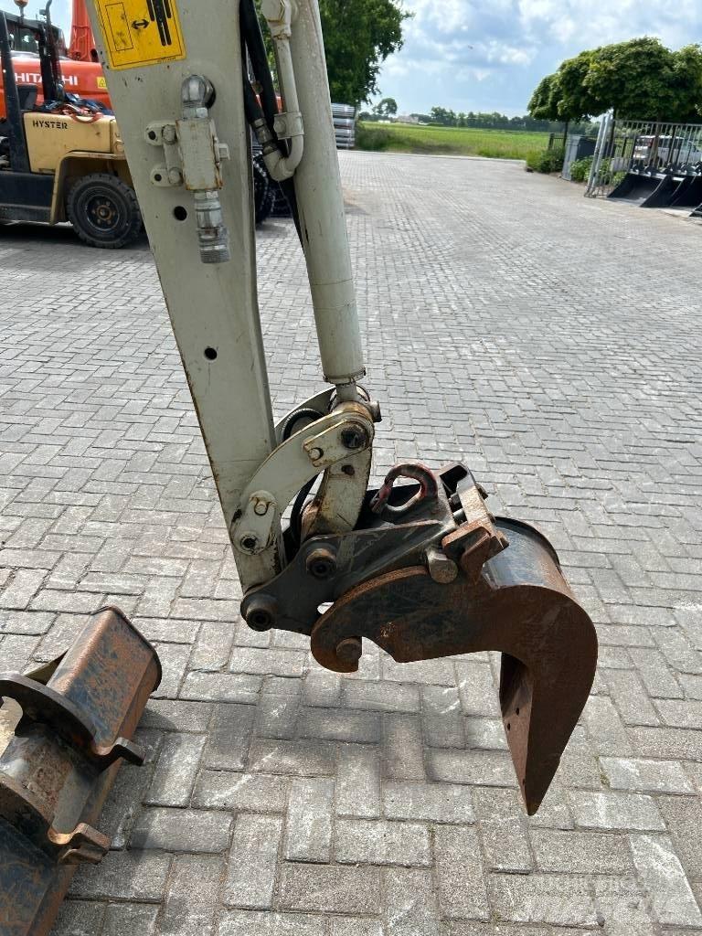 Takeuchi TB 216 Mini Escavadoras <7t