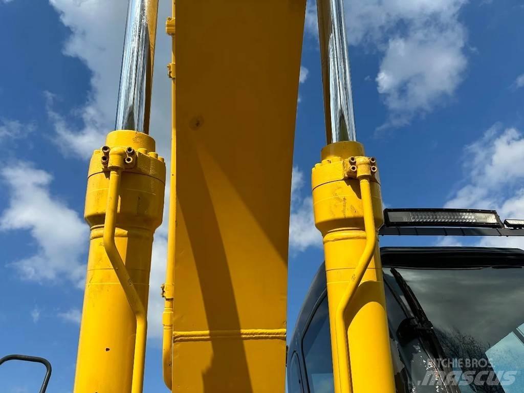 New Holland E215 Escavadoras de rastos
