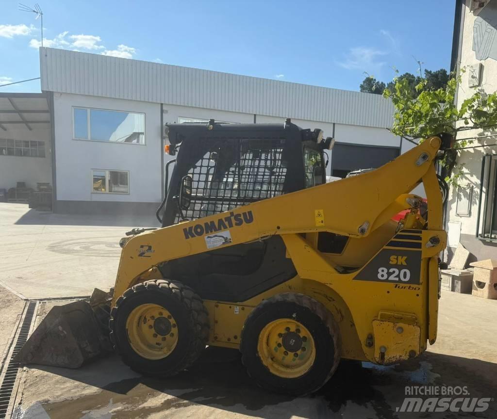 Komatsu SK 820-5 Carregadoras de direcção deslizante