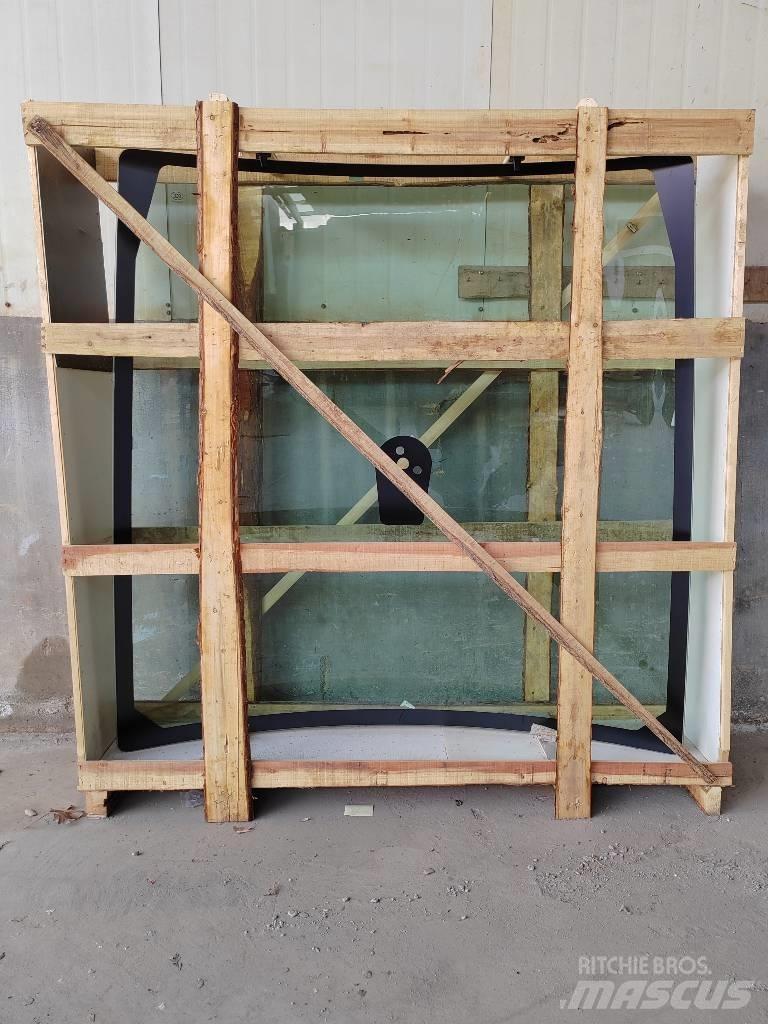 CLAAS Front window Cabines e interior