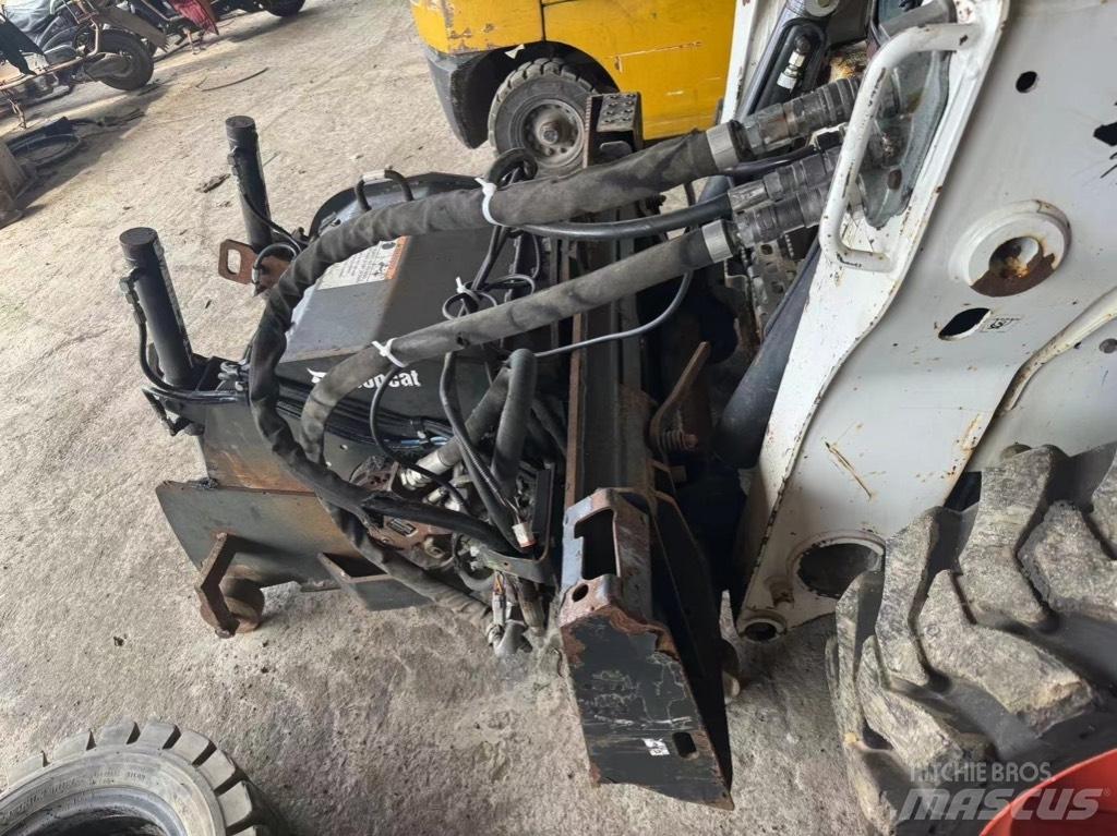 Bobcat S 750 Carregadoras de direcção deslizante