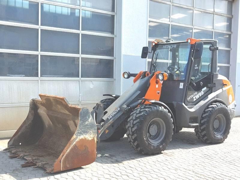 Hitachi ZW 95-6 Carregadoras de direcção deslizante