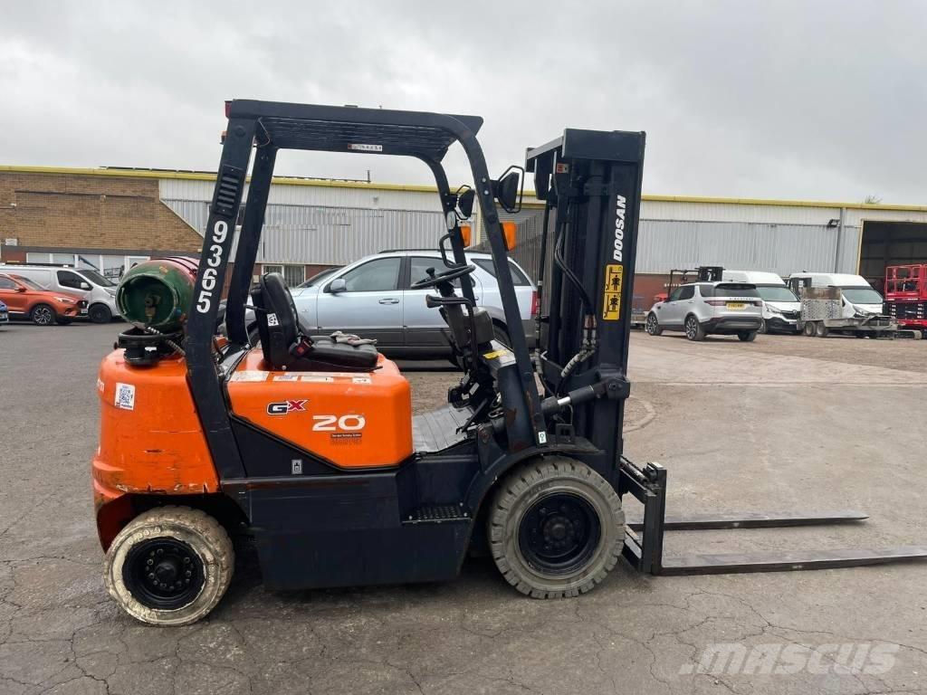 Doosan G 20 Empilhadores a gás