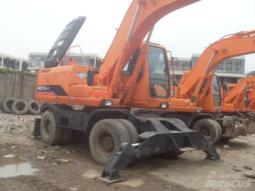 Doosan DH 150 W-7 Escavadoras de rodas