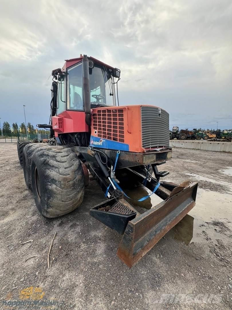 Valmet 890.2 Forwarders florestais
