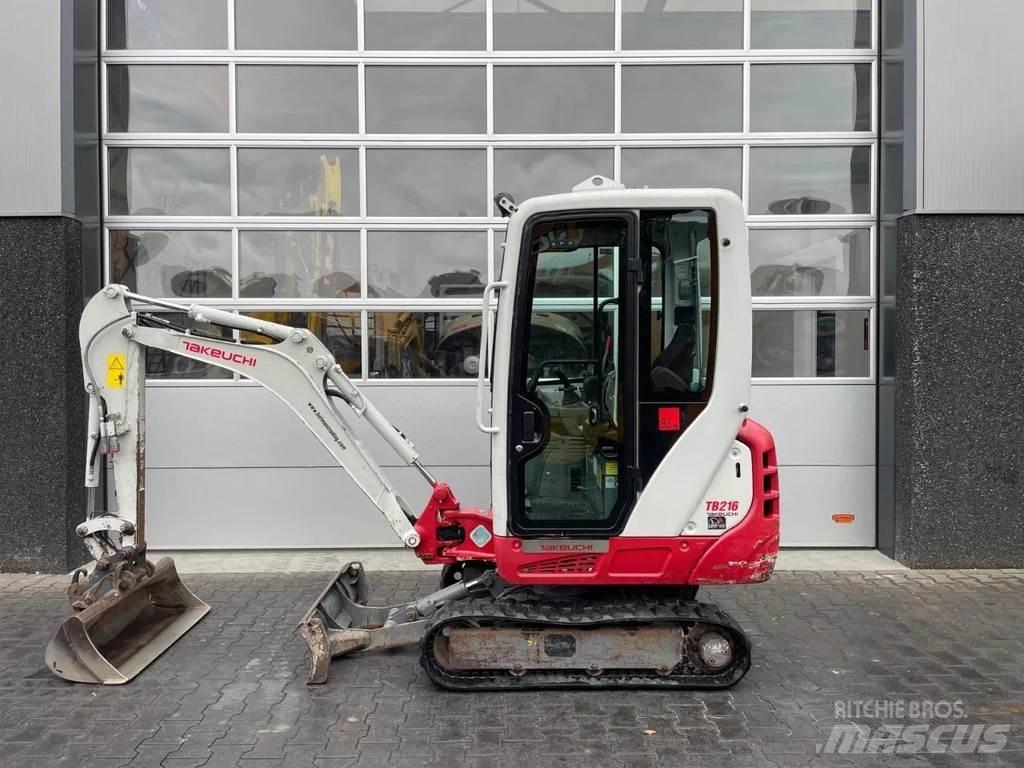 Takeuchi TB216 Mini Escavadoras <7t