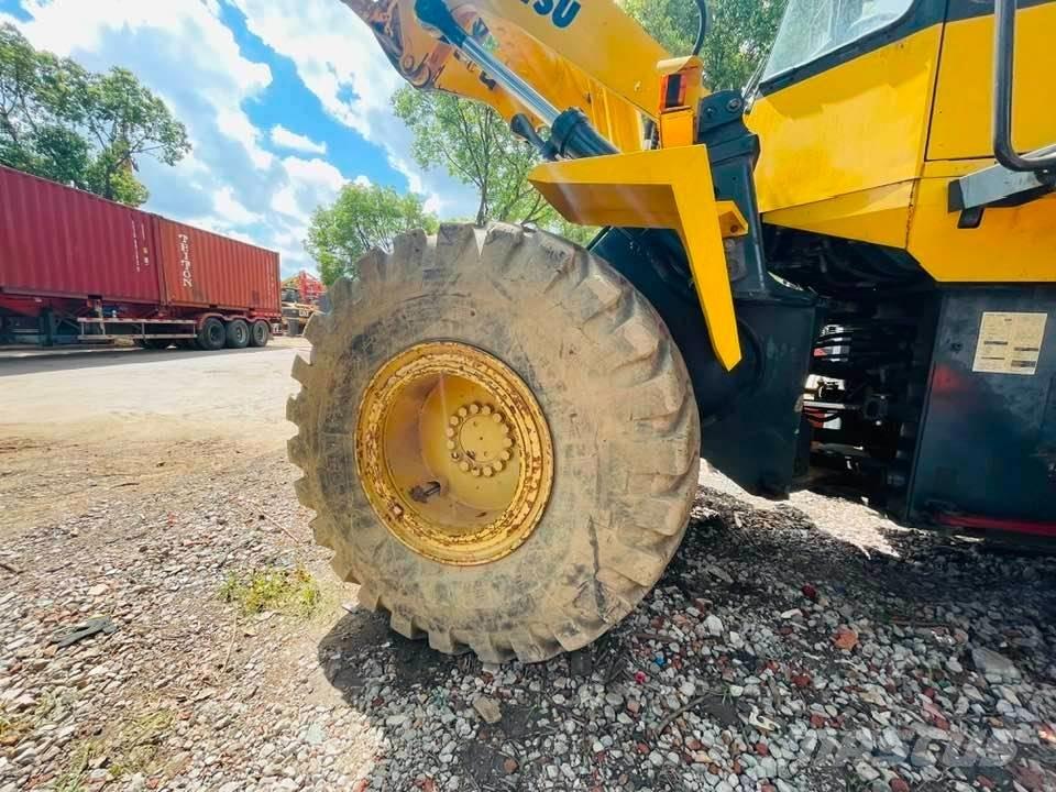Komatsu WA320 Pás carregadoras de rodas