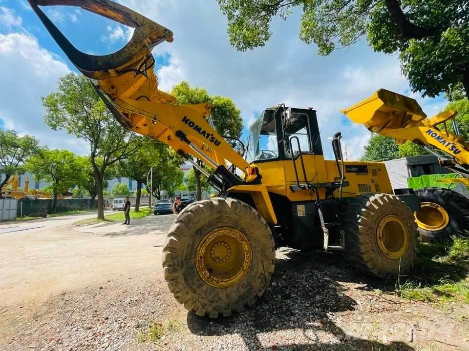 Komatsu WA320 Pás carregadoras de rodas