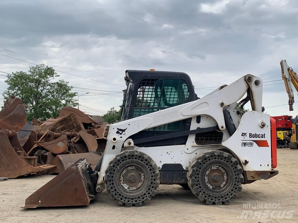 Bobcat S 740 Carregadoras de direcção deslizante