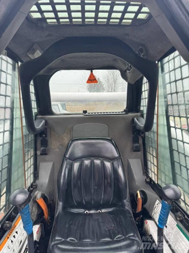 Bobcat S 300 Carregadoras de direcção deslizante