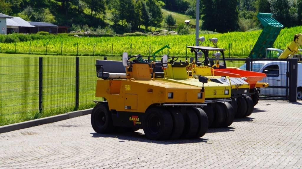 Sakai TS 160 Cilindros Compactadores de pneus