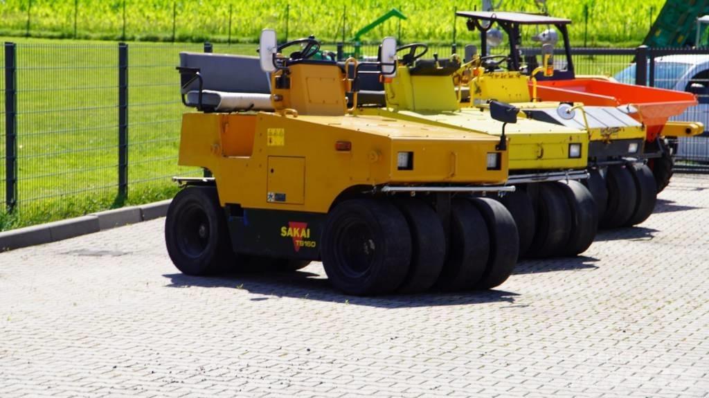 Sakai TS 160 Cilindros Compactadores de pneus