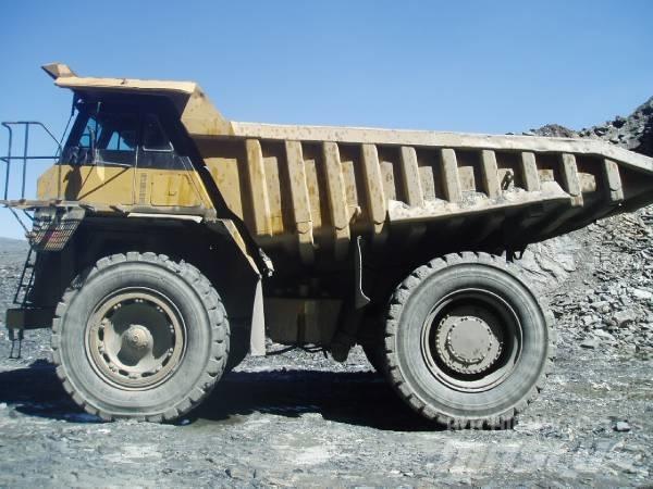 CAT 777 Camiőes dumper basculantes rígidos