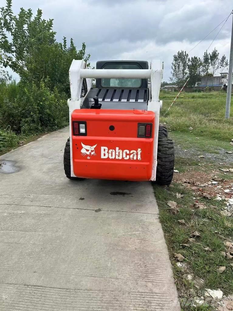 Bobcat S 300 Carregadoras de direcção deslizante