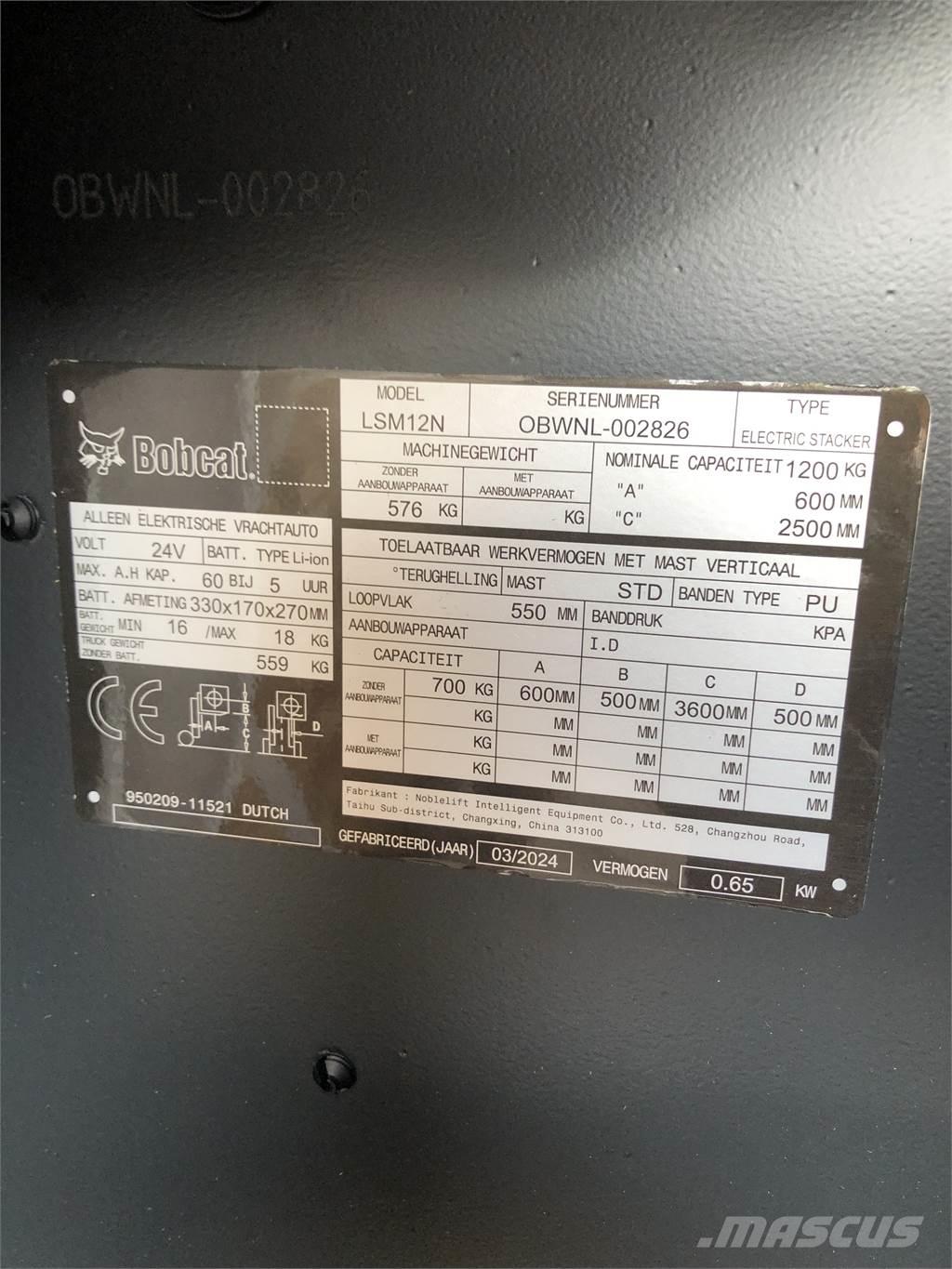 LSM  Empilhador para operador externo