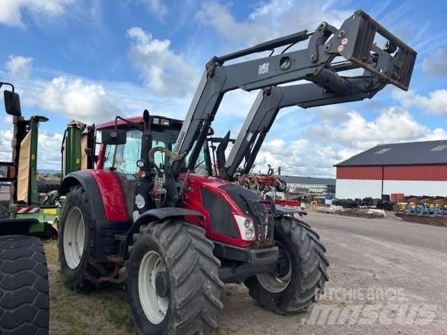 Valtra N163 direct Tratores Agrícolas usados