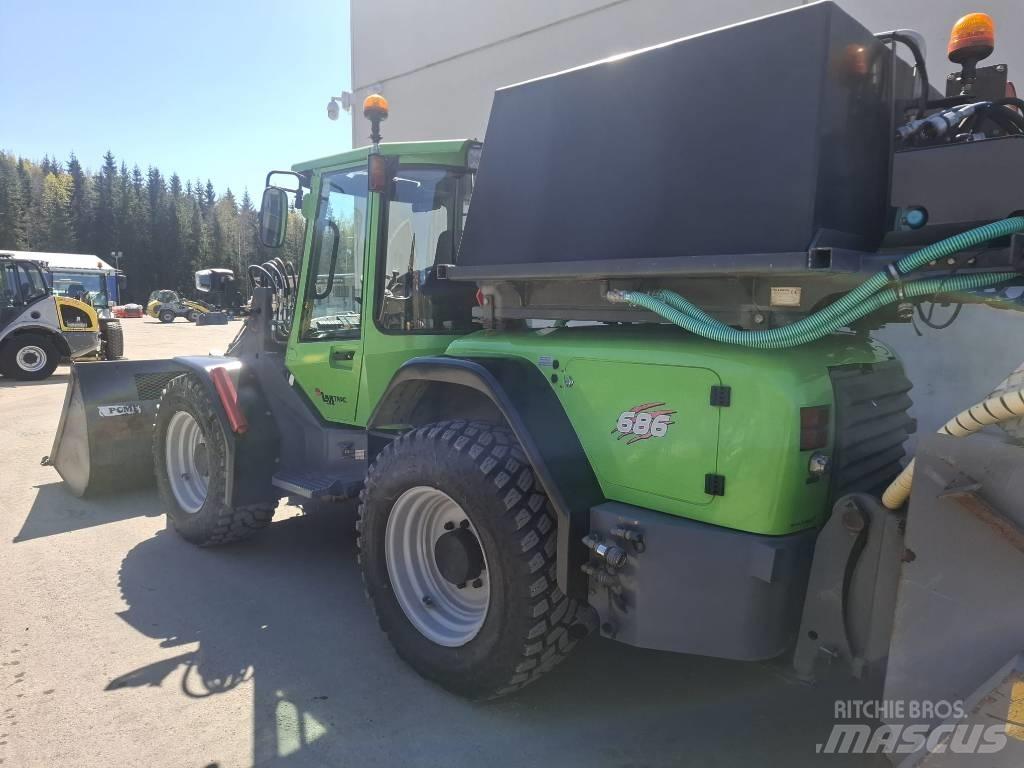 LM Trac 686 Pás carregadoras de rodas