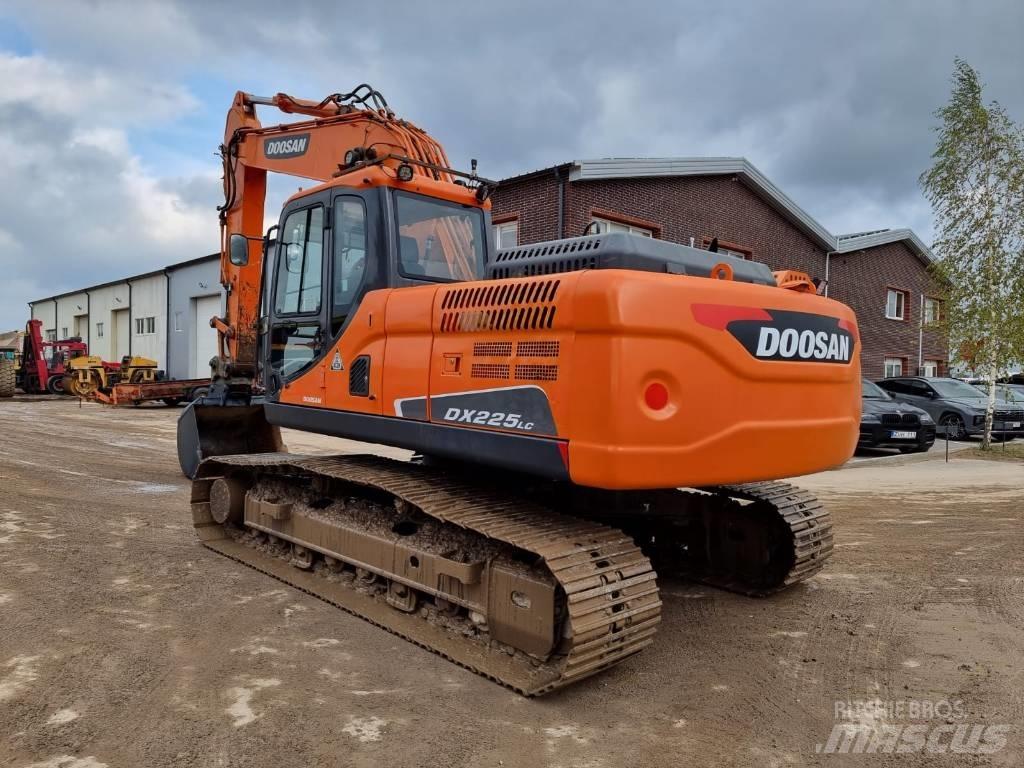 Doosan DX 225 LC-3 Escavadoras de rastos