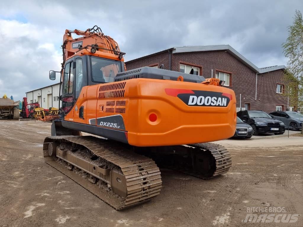 Doosan DX 225 LC-3 Escavadoras de rastos