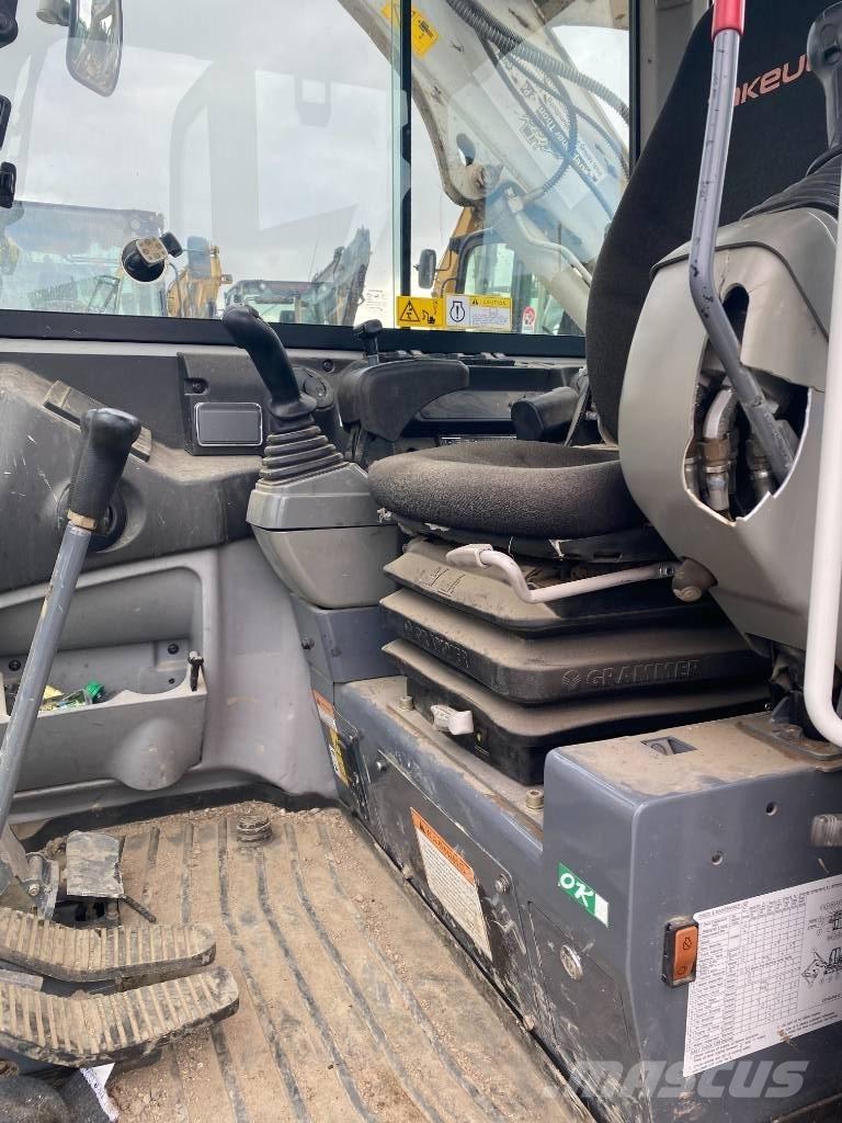 Takeuchi TB 240 Mini Escavadoras <7t