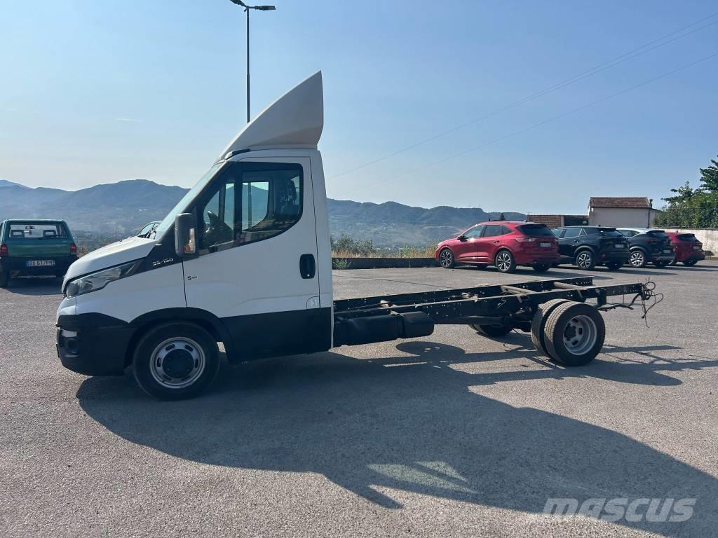 Iveco Daily 35-150 Camiões de Transporte Auto