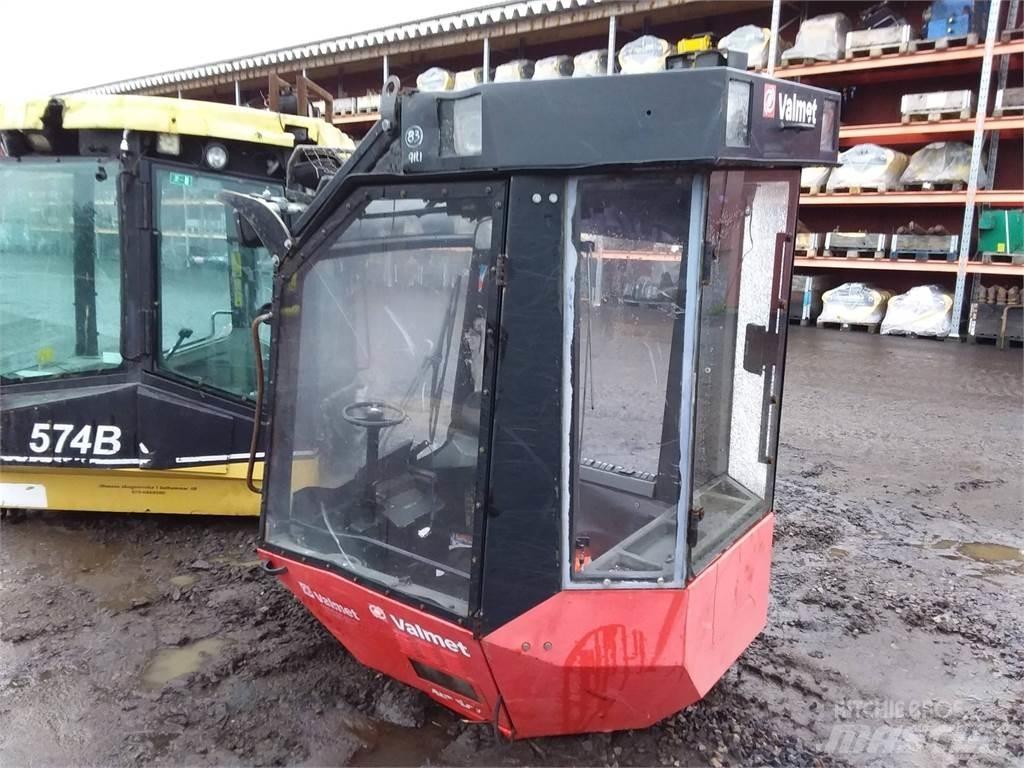 Valmet 911.1 Cabines e interior