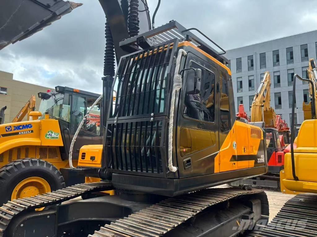 Hyundai HX 220 Escavadoras de rastos