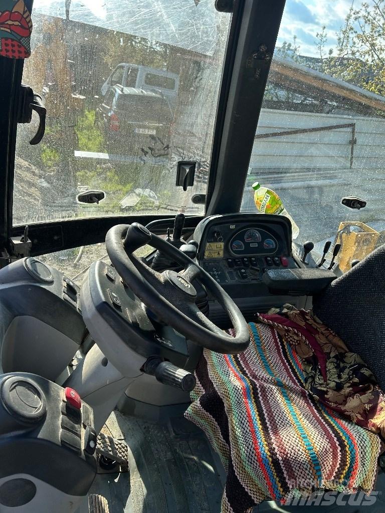 CAT 422 E Retroescavadoras