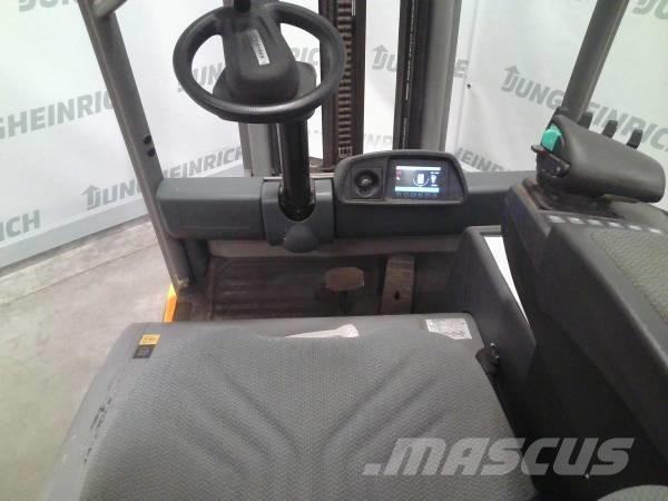 Jungheinrich EFG 320 Empilhadores eléctricos