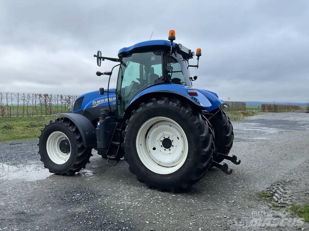 New Holland T 7.210 Tratores Agrícolas usados