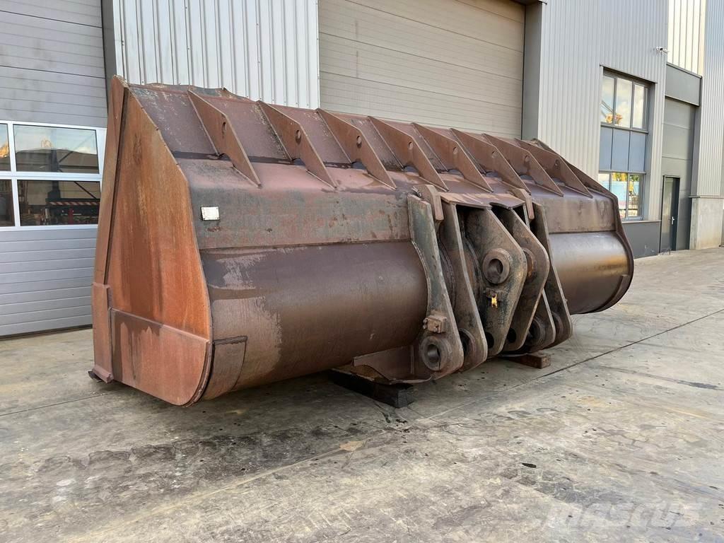 CAT 990 Bucket Baldes