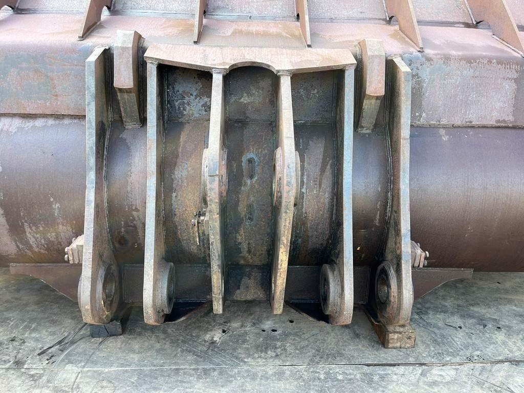 CAT 990 Bucket Baldes
