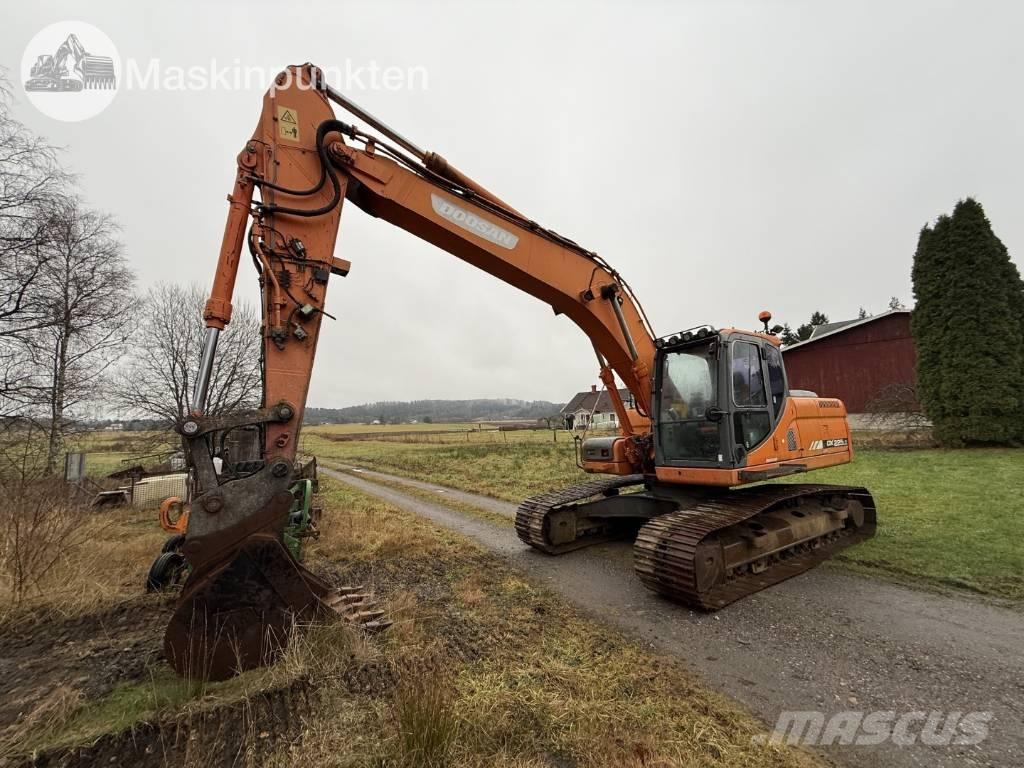 Doosan DX 225 LC Escavadoras de rastos