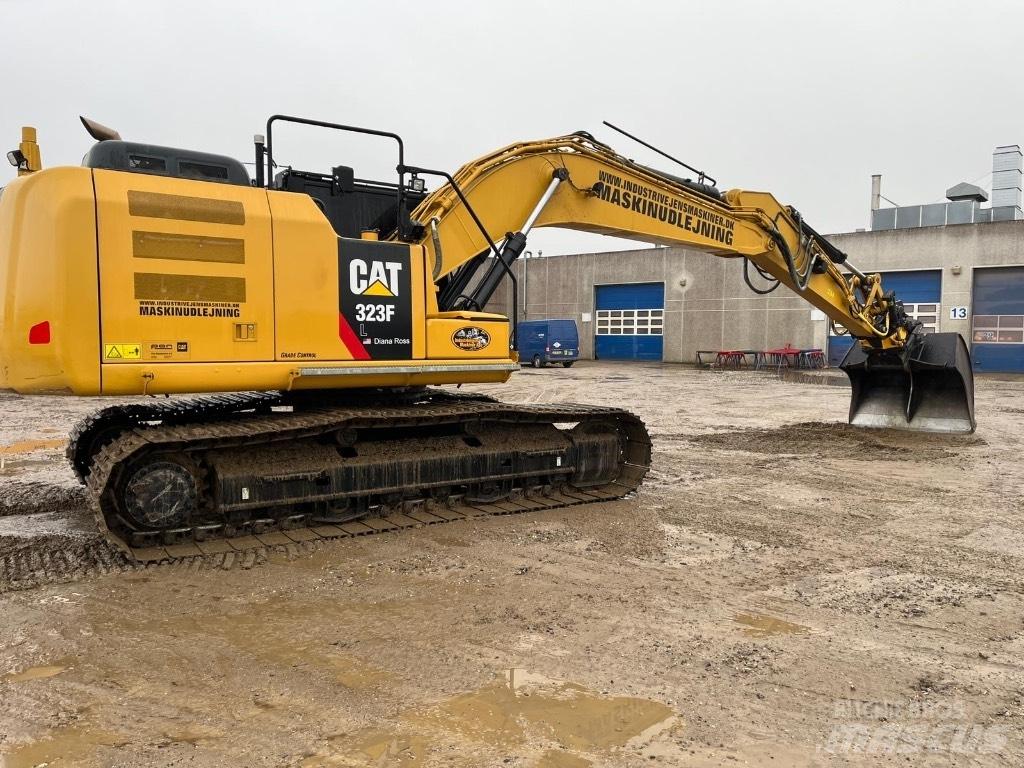 CAT 323 F L Escavadoras de rastos
