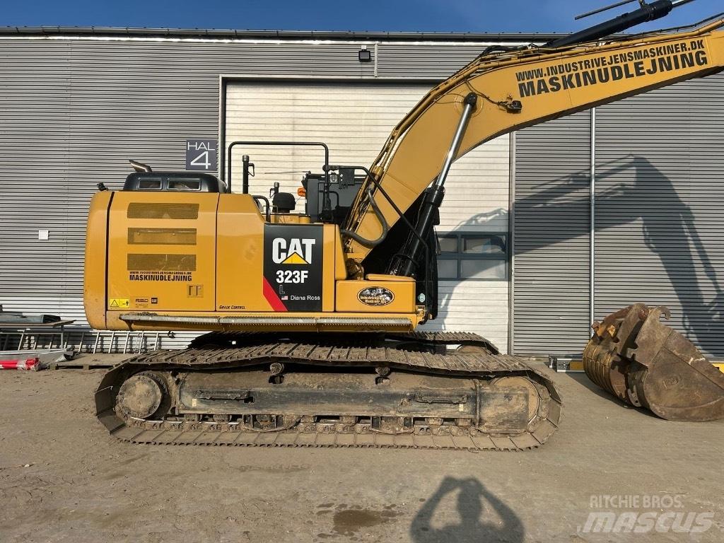 CAT 323 F L Escavadoras de rastos