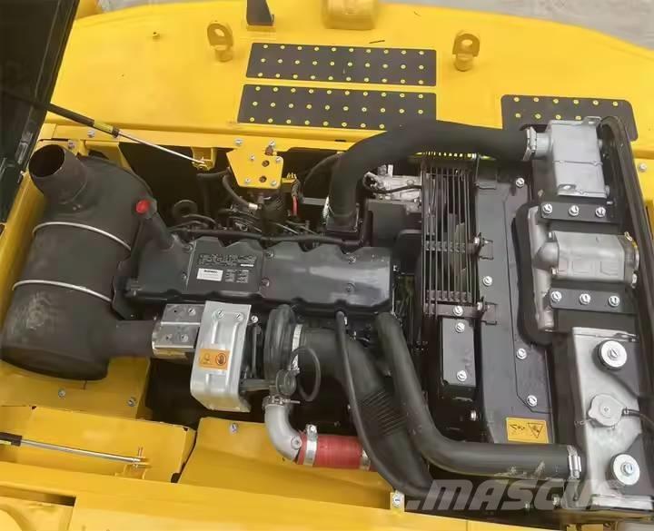 Komatsu PC220-8 Escavadoras de rastos