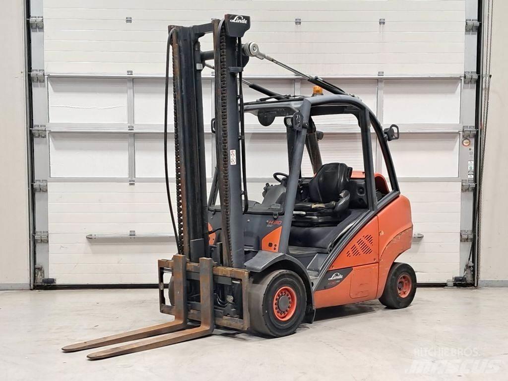 Linde H30T-02 Empilhadores a gás