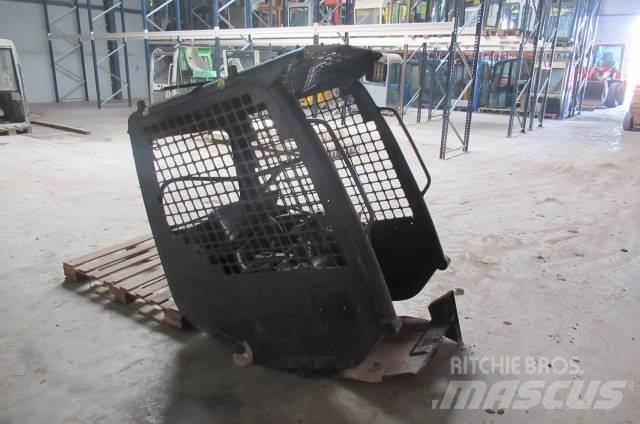 Komatsu SK714 Cabines e interior máquinas construção