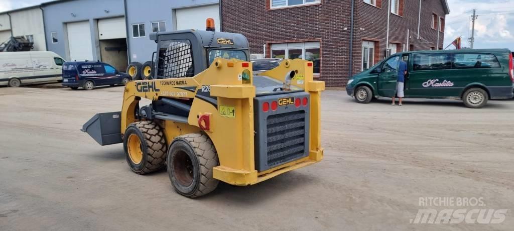 Gehl R 260 Carregadoras de direcção deslizante