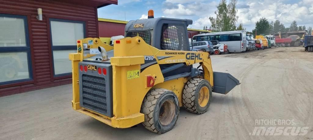 Gehl R 260 Carregadoras de direcção deslizante