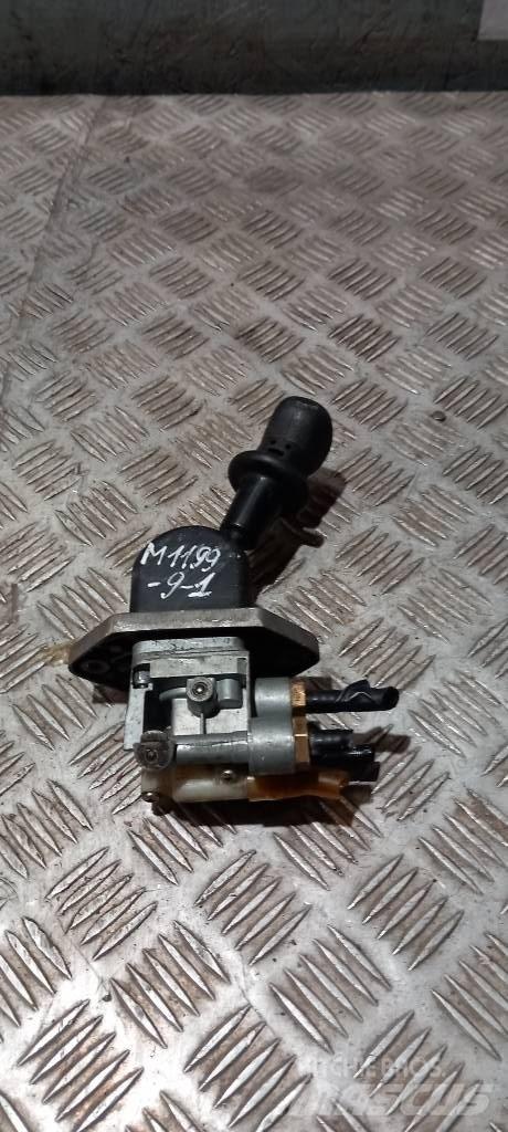 MAN TGM    81523156156 Cabines e interior