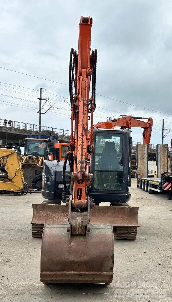 Hitachi Zaxis 85 USB Escavadoras Midi 7t - 12t