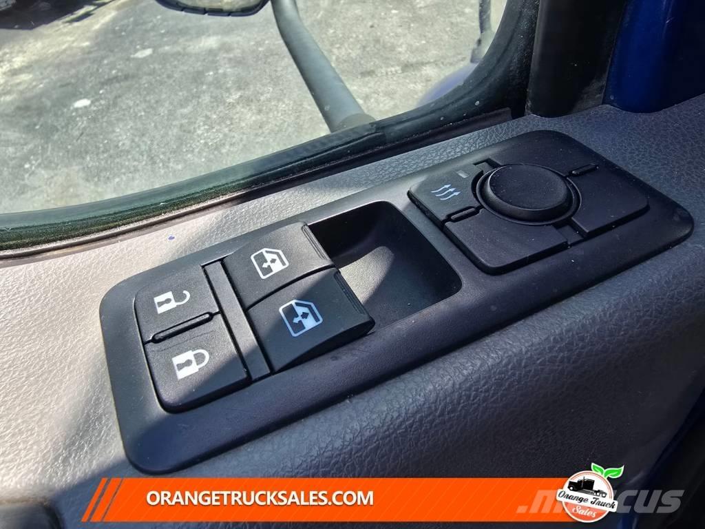 International MV607 Camiões estrado/caixa aberta