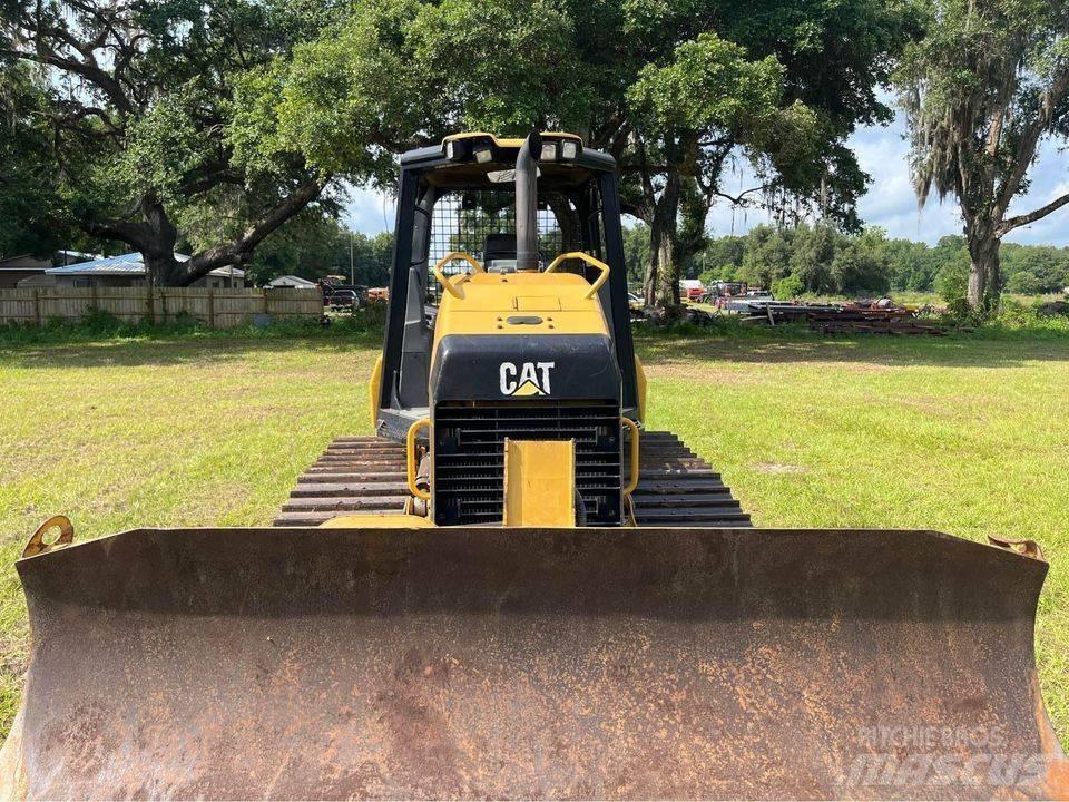 CAT D 3 K 2 LGP Dozers - Tratores rastos