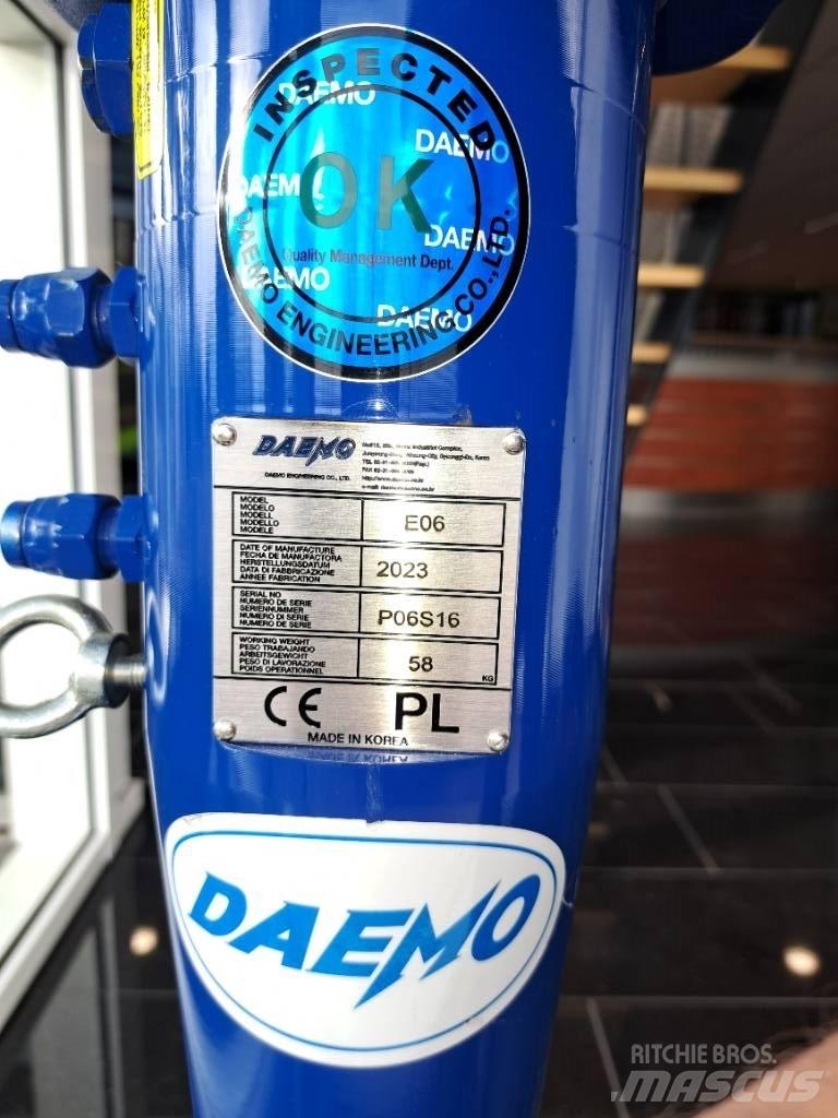 Daemo E06 with CW05 Martelos Hidráulicos